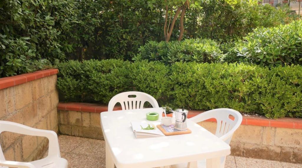 House With Garden And Parking Space In Mergellina Napoli Ngoại thất bức ảnh